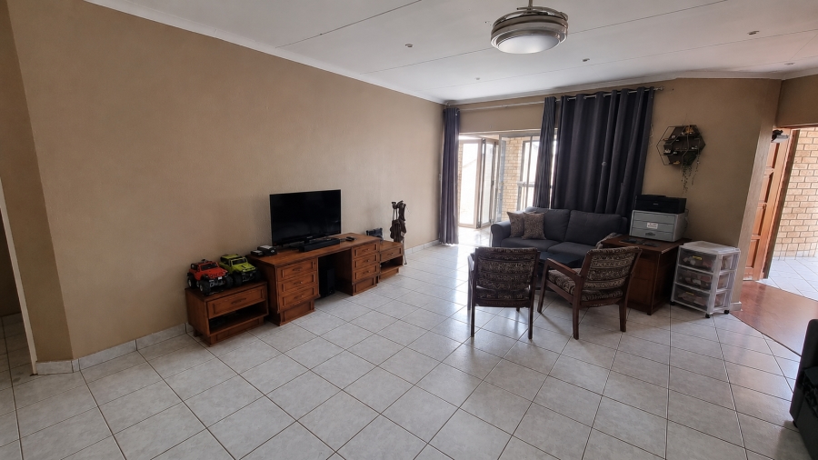 3 Bedroom Property for Sale in Azalea Park North West